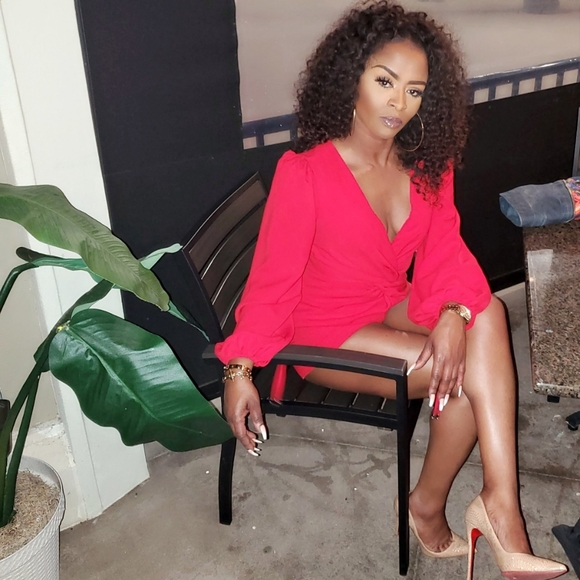 Meet your Posher, Jennifer - Picture 1 of 1